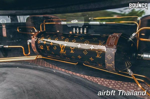 奔驰C126改装AIRBFT气动避震展现泰国风情